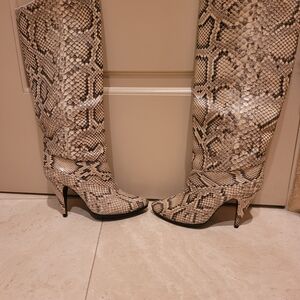 Italian Shoemakers Real PYTHON Snakeskin Pattern Heeled Boots